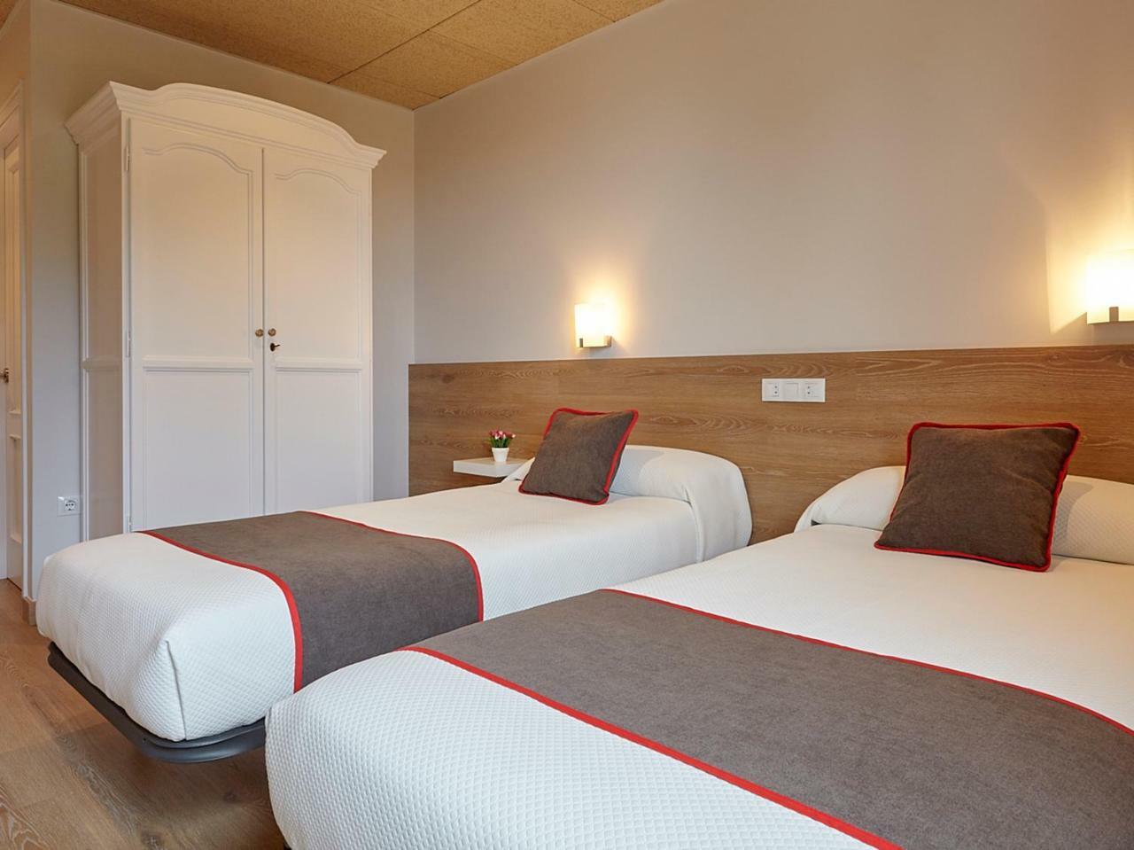 Hostal Nobadis Сервера Екстер'єр фото