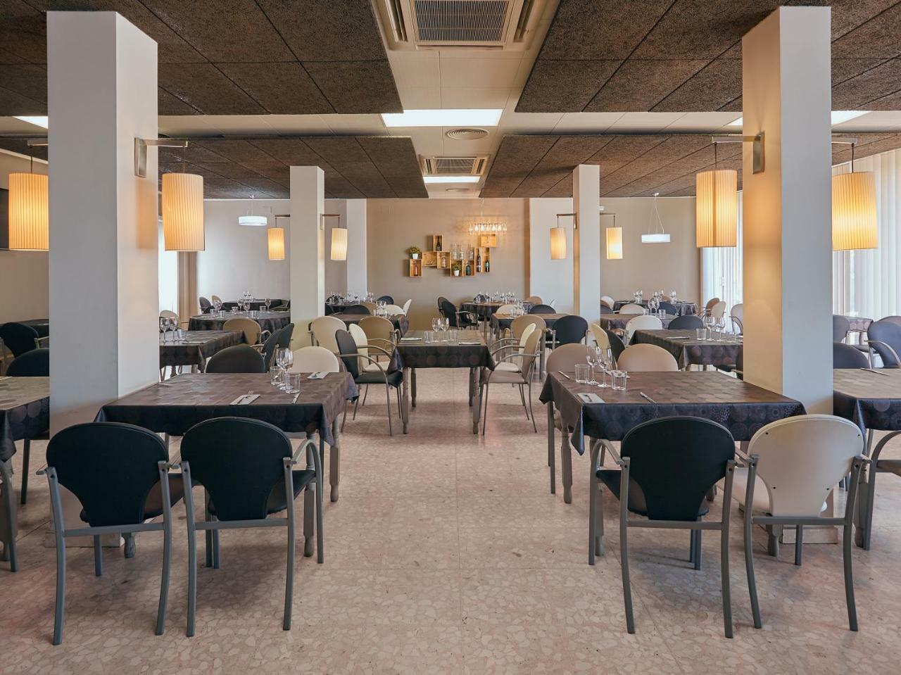 Hostal Nobadis Сервера Екстер'єр фото