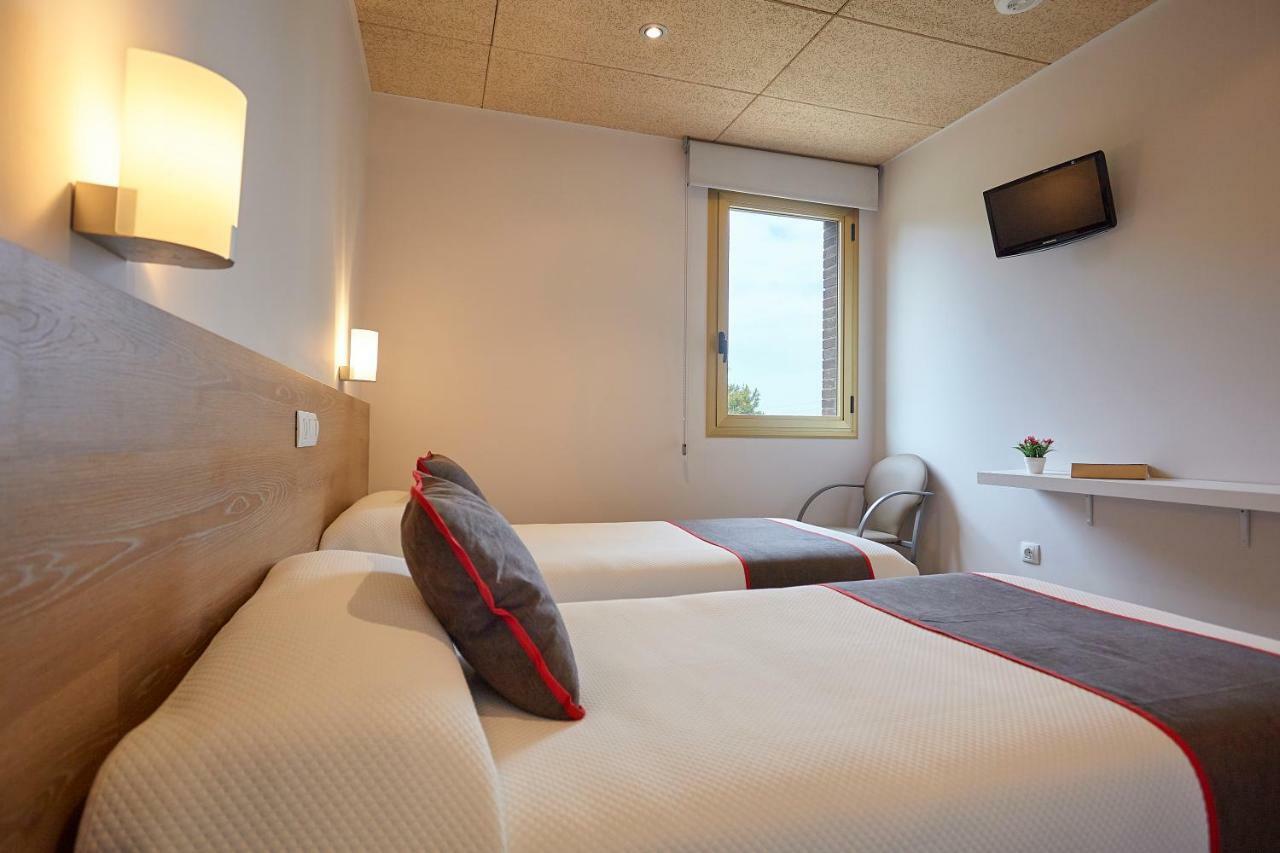 Hostal Nobadis Сервера Екстер'єр фото
