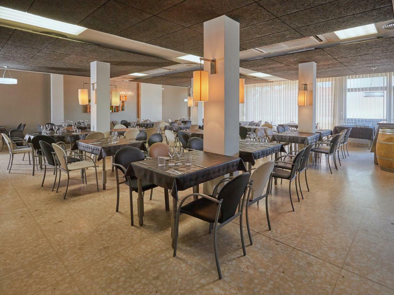 Hostal Nobadis Сервера Екстер'єр фото