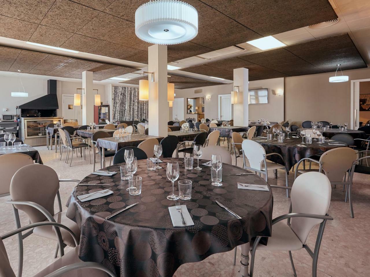 Hostal Nobadis Сервера Екстер'єр фото